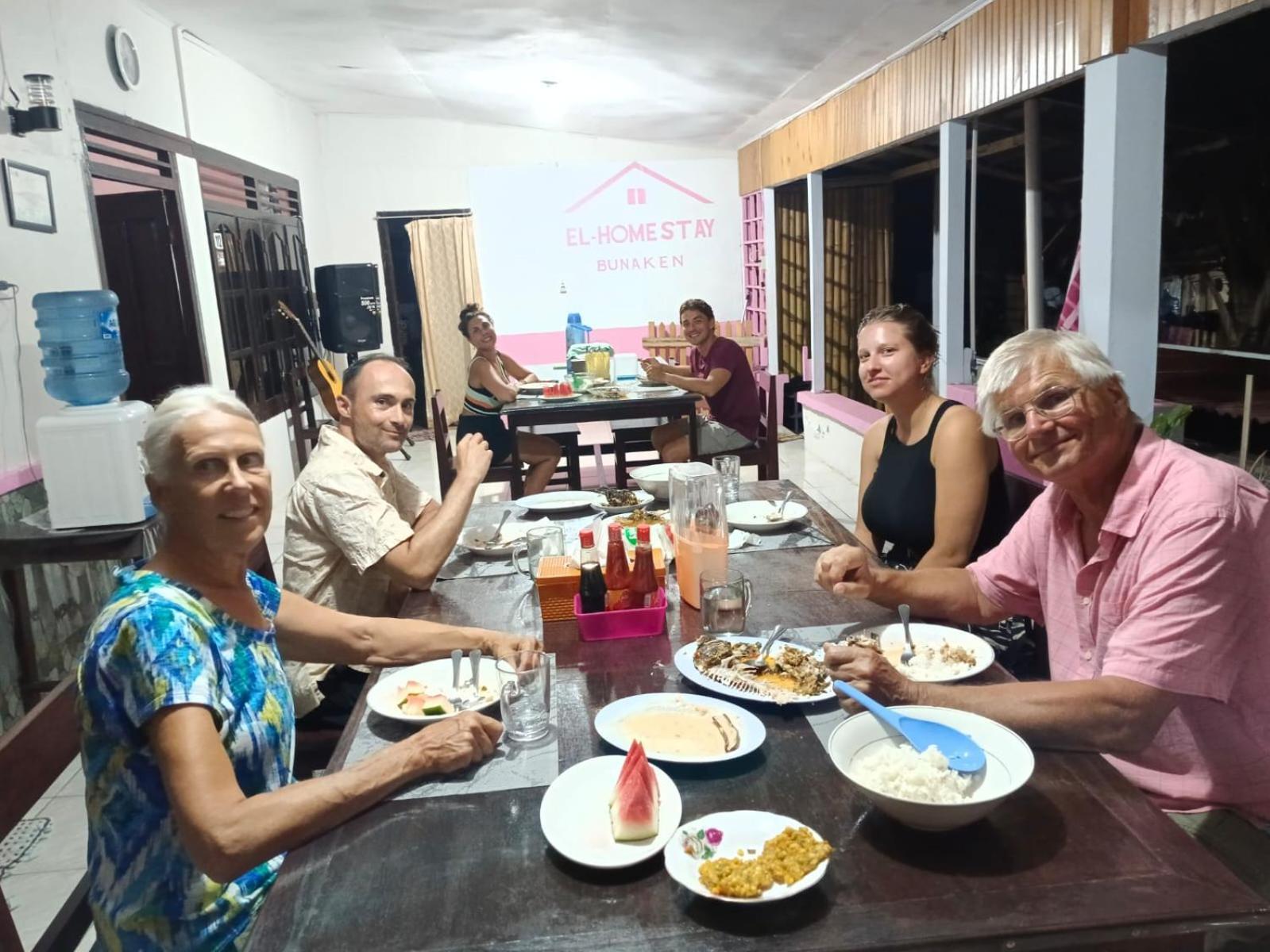 El Homestay Bunaken Ngoại thất bức ảnh