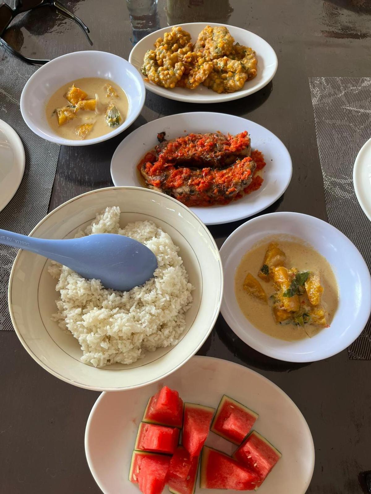 El Homestay Bunaken Ngoại thất bức ảnh
